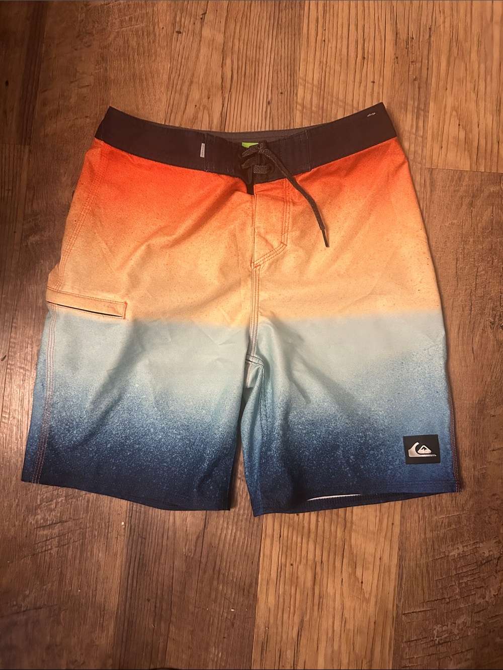 Quiksilver Men’s Orange to Navy Gradient Board Shorts XS
